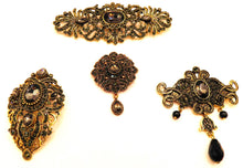 Load image into Gallery viewer, Gifts Amazing! - Pins - Victorian Brooch