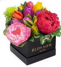 Load image into Gallery viewer, Naturally Gifted - Forever Soap Flowers: Red Roses
