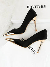 Load image into Gallery viewer, VividLux - Pointed-Toe Shallow Cut Split-Joint Pumps: BLACK / 37