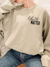 Load image into Gallery viewer, Queen Fashion - Women s sweatshirt with slogan and heart print: BLACK / 1-2-2-1 / S-M-L-XL