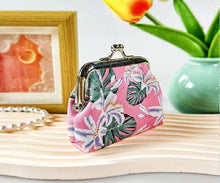 Load image into Gallery viewer, Magnifique Hearts - Floral Coin Purse, Cute Small Storage Purse Coins trinkets : Color 2
