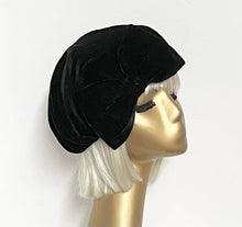 Load image into Gallery viewer, Bella Starr - Velvet Beret Bow
