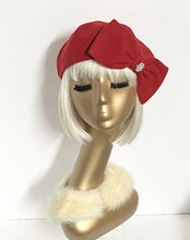 Load image into Gallery viewer, Bella Starr - Red Wool Beret Bow: Black
