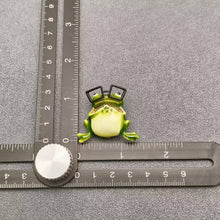 Load image into Gallery viewer, Mio Queena - Frog Wearing Glasses Enamel Brooch
