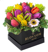 Load image into Gallery viewer, Naturally Gifted - Forever Soap Flowers: Red Roses
