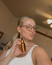 Load image into Gallery viewer, EpiLynx - Brightening Vitamin C Serum - Skin Damage Repair
