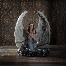 Load image into Gallery viewer, Pacific Trading - Captive Spirit
