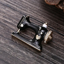 Load image into Gallery viewer, Magnifique Hearts - Vintage Styled Sewing Machine Brooch – Black &amp; Gold
