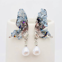Load image into Gallery viewer, Mio Queena - Pearl Pendant Crystal Wings Butterfly Earrings: Butterfly
