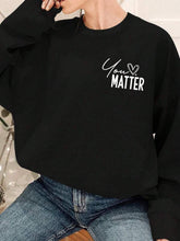 Load image into Gallery viewer, Queen Fashion - Women s sweatshirt with slogan and heart print: BLACK / 1-2-2-1 / S-M-L-XL
