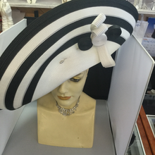 Load image into Gallery viewer, Black &amp; White Oversized Straw Hat
